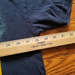 Howling Wolves Moon Graphic T-Shirt Mens M Fruit of the Loom Blue Cotton T-Shirt