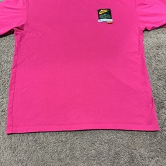 Nike Max90 T-Shirt Men’s Medium Pink Loose Fit Short Sleeve Embroidered