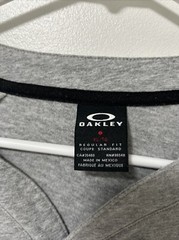Oakley Henley Top Men Size XL Grey Long Sleeve Pull On