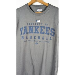 New York Yankees T-Shirt Men’s Size Medium Majestic Casual Lightweight Summer