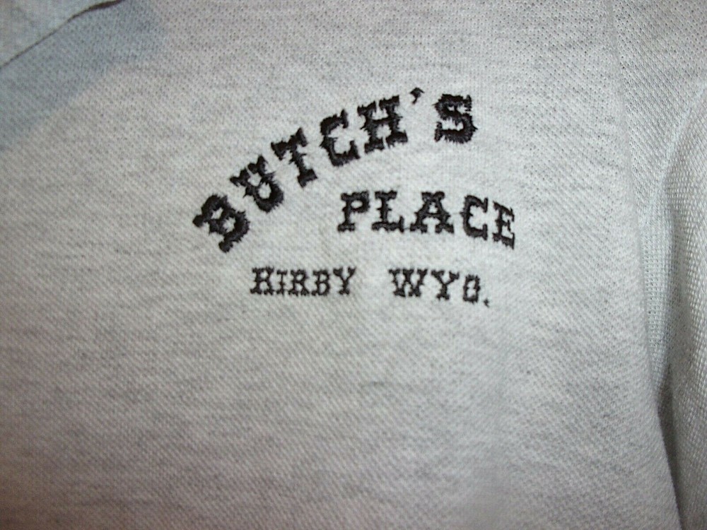 Kirby WYO Butch’s Place home of the Big Burger gray M 2 Button shirt