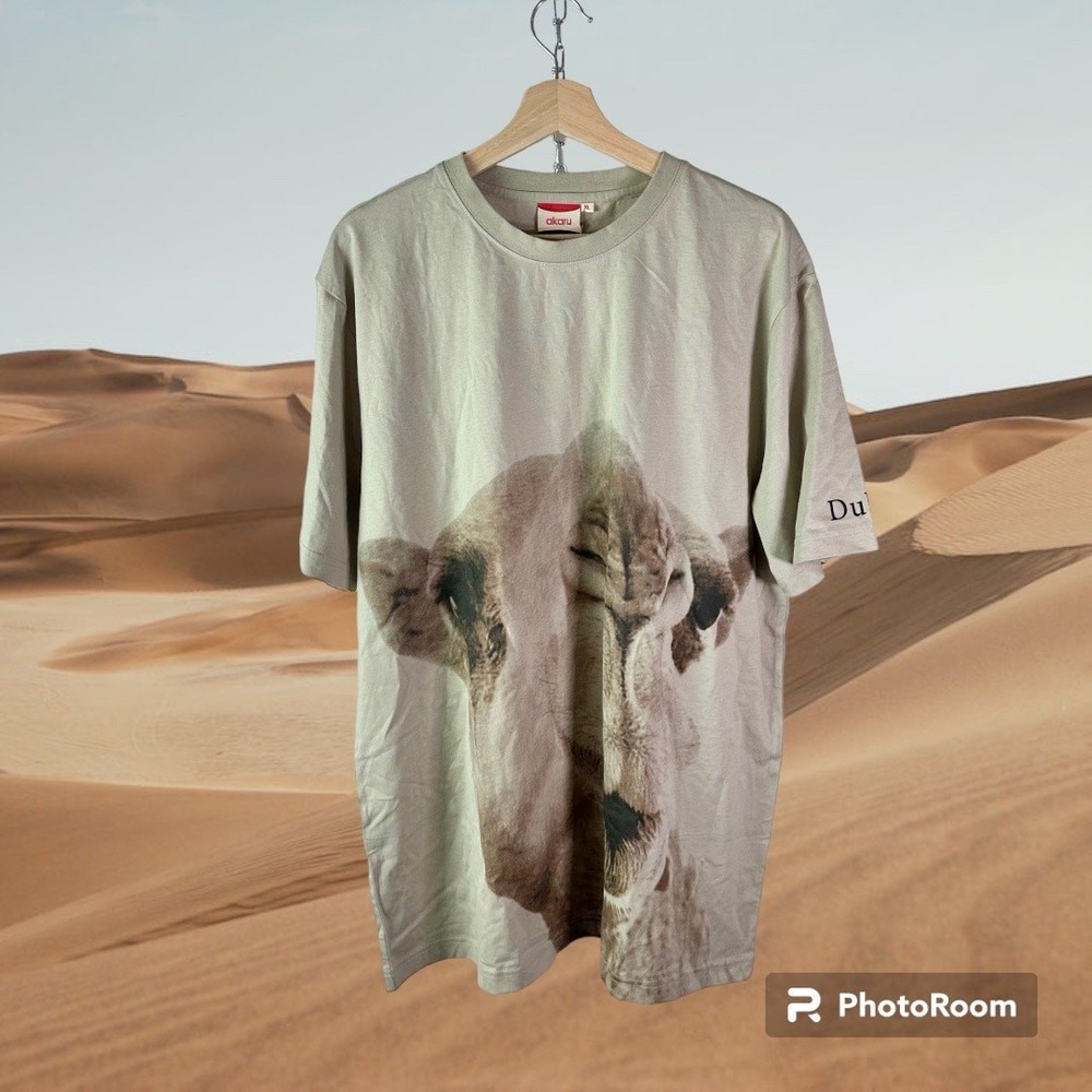 Akaru NWT Men’s XL Dubai UAE Duty Free 100% Cotton Souvenir Camel S/S T-Shirt