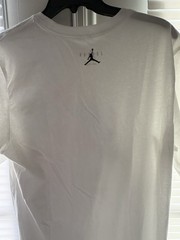 Jordan Men’s M White Jumpman Logo Flamingo Graphic Crew Neck Short Sleeve Tee