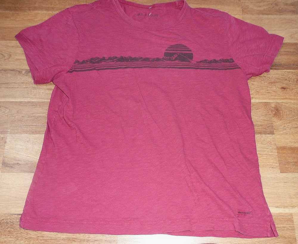 NWOT Life Is Good Mountains Men’s Large Maroon T-Shirt