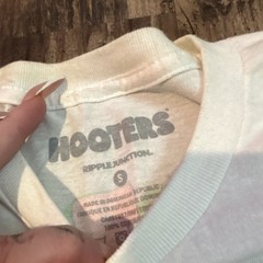Men’s Hooters Brand T-shirts Size Small One White One Tan Brand New