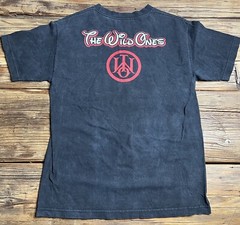 ✔️The Wild Ones Tatted Hand Middle Finger NEVER SURRENDER T-Shirt Sz Medium