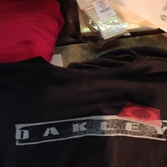 black oakley t shirt XXL with design on front chest short sleeve