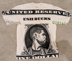 USHER United Reserve Ush Bucks One Dollar The Colosseum Graphic T-Shirt Large