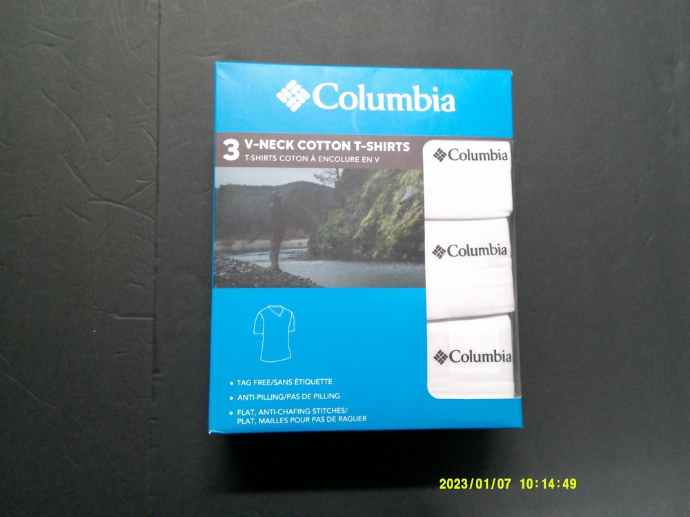 Columbia 3-Pack Boxed White V-Neck Cotton T-Shirts. Size Large. #1556924. New.