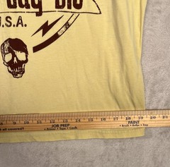 Goonies Mens Graphic Tee Shirt Medium Yellow Skull 90s Skater Grunge Distressed