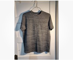 Kenneth Cole Active Front Pocket Gray Men’s Soft And Stretchy T-shirt Size Large