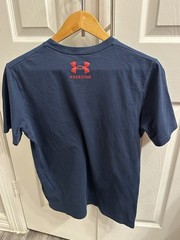 Under Armour Men’s Freedom Graphic T-Shirt Navy Blue Red Logo Loose Fit Size M