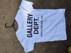 white gallery dept t shirt unisex small