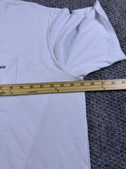 Patagonia Shirt Mens XL White Mountain Logo Graphic Pocket Tee Regular Fit