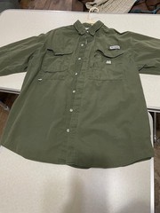 MEN’S SIZE MEDIUM GREEN COLUMBIA BRAND LONG SLEEVE BUTTON UP SHIRT