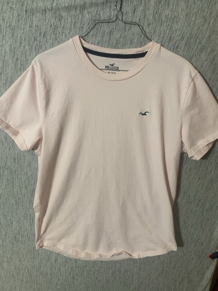 men’s Hollister Must-Have Collection Icon Crew T-Shirt in light pink Size M