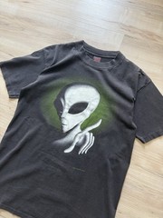 Vintage Alien Fashion Victim 90s UFO Faded Black Graphic Tee Size Med 1995 USA