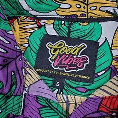 Good Vibes Drill Clothing Men’s Small Button Shirt Tropical Floral Hawaiian NWT