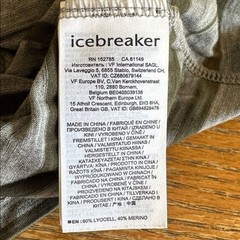 Icebreaker Wool Base Layer Crew Neck Tshirt Mens Medium Hiking Outdoors FLAWED