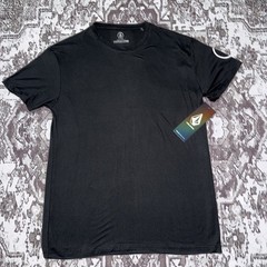 NWT Volcom Short Sleeve T-Shirt Black Men’s Size Large. A1