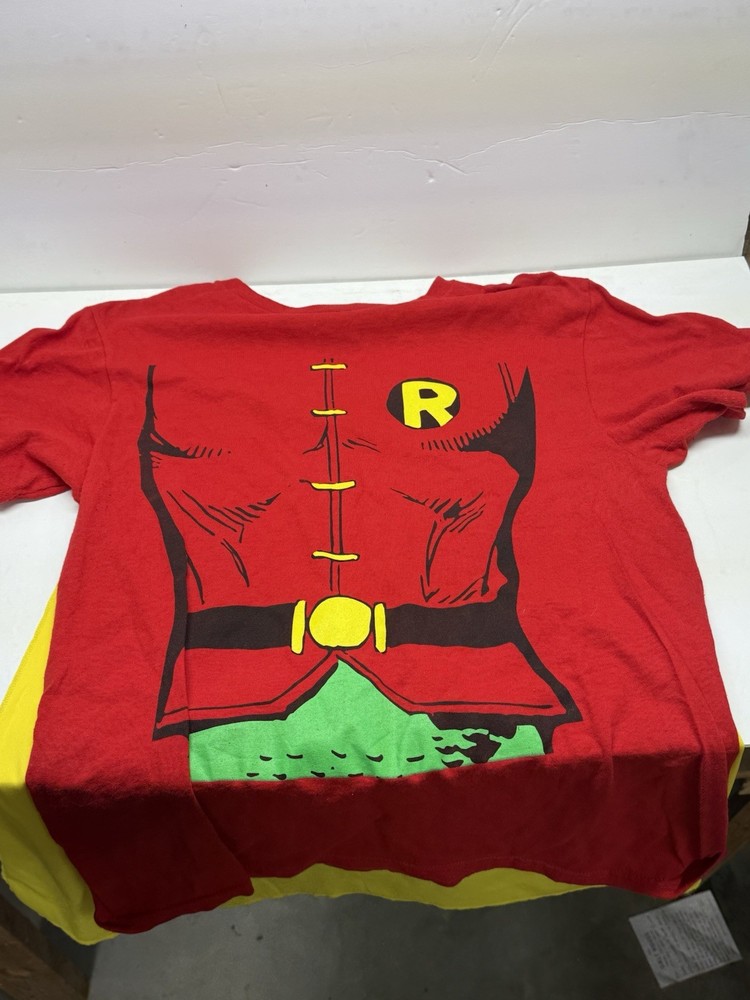 DC Comics Batman Originals Size Medium Robin Red Tee Shirt Yellow Removable Cape