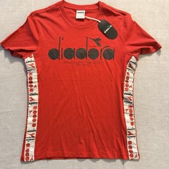Diadora Red Logo T Shirt Mens Small Athletic Graphic Tee Side Stripe NWT