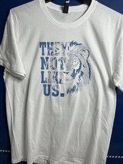 Lion Graphic White T-Shirt, L – “THEY NOT LIKE US”, everyday casual streetwear.
