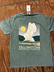 Comfort Colors Men’s Yellowstone National Park T-shirt S Green Geyser Views Tee