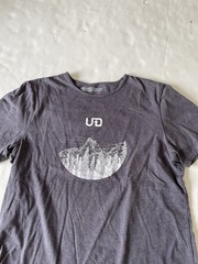 Ultimate Direction Men’s Casual Tee Size Large gray trail running casual shirt