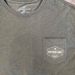 NWOT Men’s Southern Shirt Brand Olive Green Long Sleeve Shirt