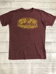 Cabelas Shirt Mens Small Maroon Graphic Outdoor Tee Logo 50/25/25 Tri Blend