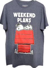 Peanuts Brand T-Shirt Graphic Sleep on Red Doghouse “Weekend Plans”Size Medium