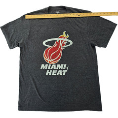 NBA Miami Heat Distressed Logo T-Shirt Heather Gray Large Soft Tri Blend Tee