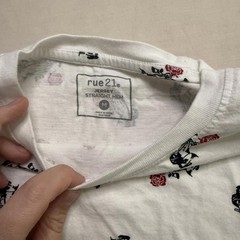 rue21 White Jersey Straight Hem T-Shirt with Rose Size Medium