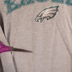 NFL Team Apparel Eagles Logo Mens Gray Long Sleeve T-Shirt Size Large Football