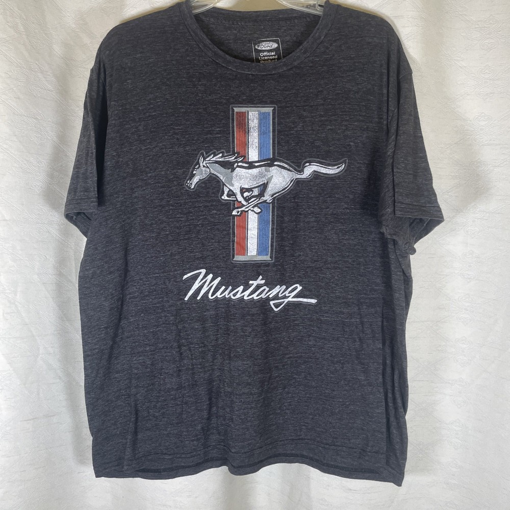 Mustang T Shirt Men’s Size XL Ford graphic Car Tee Muscle Car Tee
