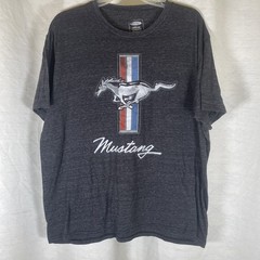 Mustang T Shirt Men’s Size XL Ford graphic Car Tee Muscle Car Tee
