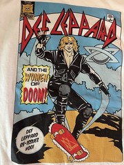 Def Leppard T-shirt, Sz L Hysteria Women of Doom Comic Tour Concert Rock Band
