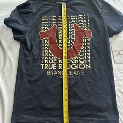 True Religion Men’s Medium Waterfall Metallic Horseshoe Logo Graphic T-Shirt