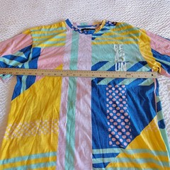 Reason Multi-Color Geometric Pattern T-Shirt Size Large