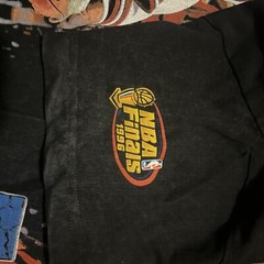 Sergio Calabasas Bulls Micheal Jordon NBA Champions Tee Men’s Medium Oversized
