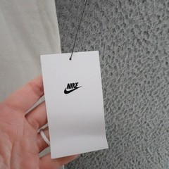 Nike Sportswear Club Tee Mens Medium Light Bone White Cotton T-Shirt AR4997-073