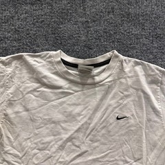 Nike T-Shirt Mens Size M White Embroidered Logo Short Sleeve Cotton Casual