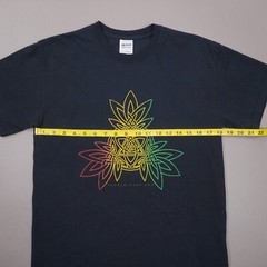 Sacred Leaf Marijuana is Medicine T Shirt Mens Medium Black Cotton Short Sleeve