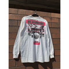 Size L – 90s Nike International Vintage White Pink Swoosh Long Sleeve Tee Shirt