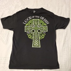 Luck of the Irish T-Shirt Medium Black, Green & White Cross Graphic