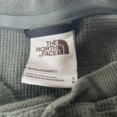 The North Face Men’s Green Solid Waffle Knit Henley Long Sleeve Tee Size S