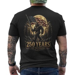 250 Years of Freedom Patriotic Bigfoot USA Flag 4th July Vintage ON BACK T-Shirt