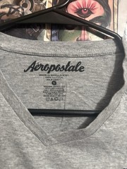Aéropostale Men’s Gray V-Neck Short Sleeve Logo Jersey Cotton T-Shirt Size S