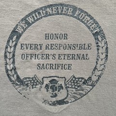Vintage Firefighter Memorial HEROES T-Shirt Brown 2XL Gildan USA Tribute Tee Y2K